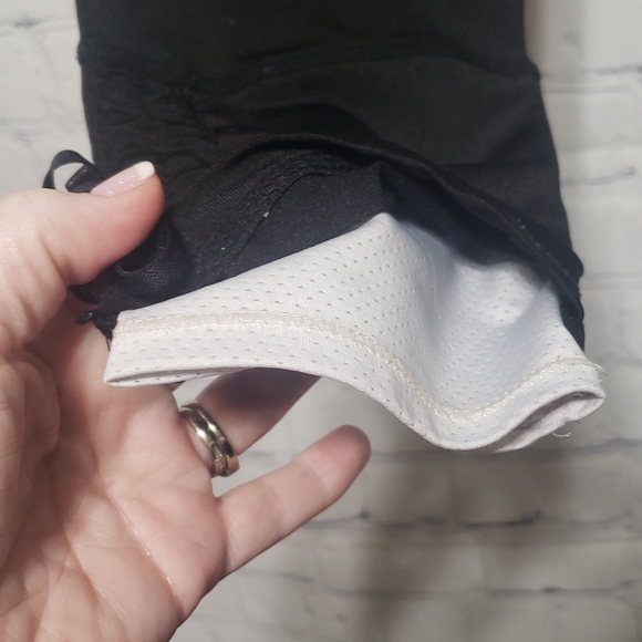 Poof! Performance Sz S Capri Leggings - Picture 2 of 9